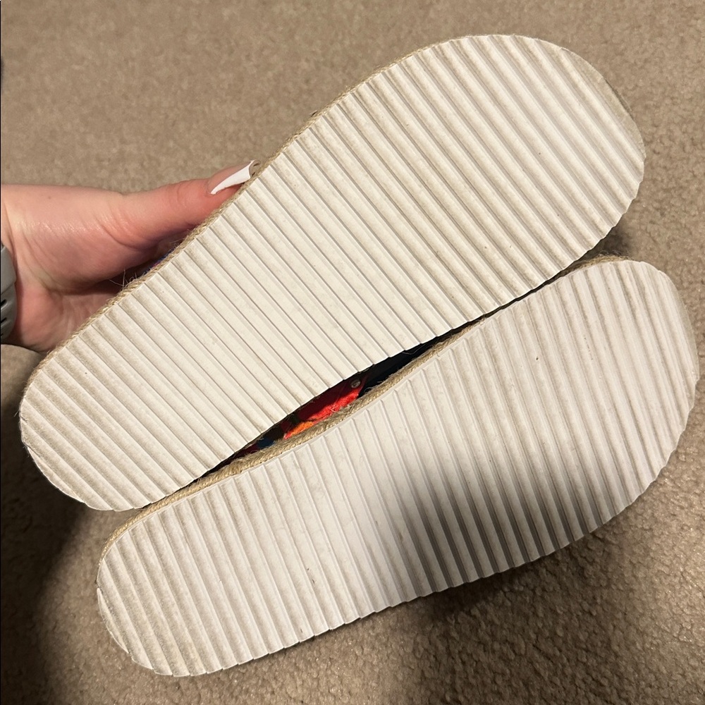 Sandals - Picture 4 of 4